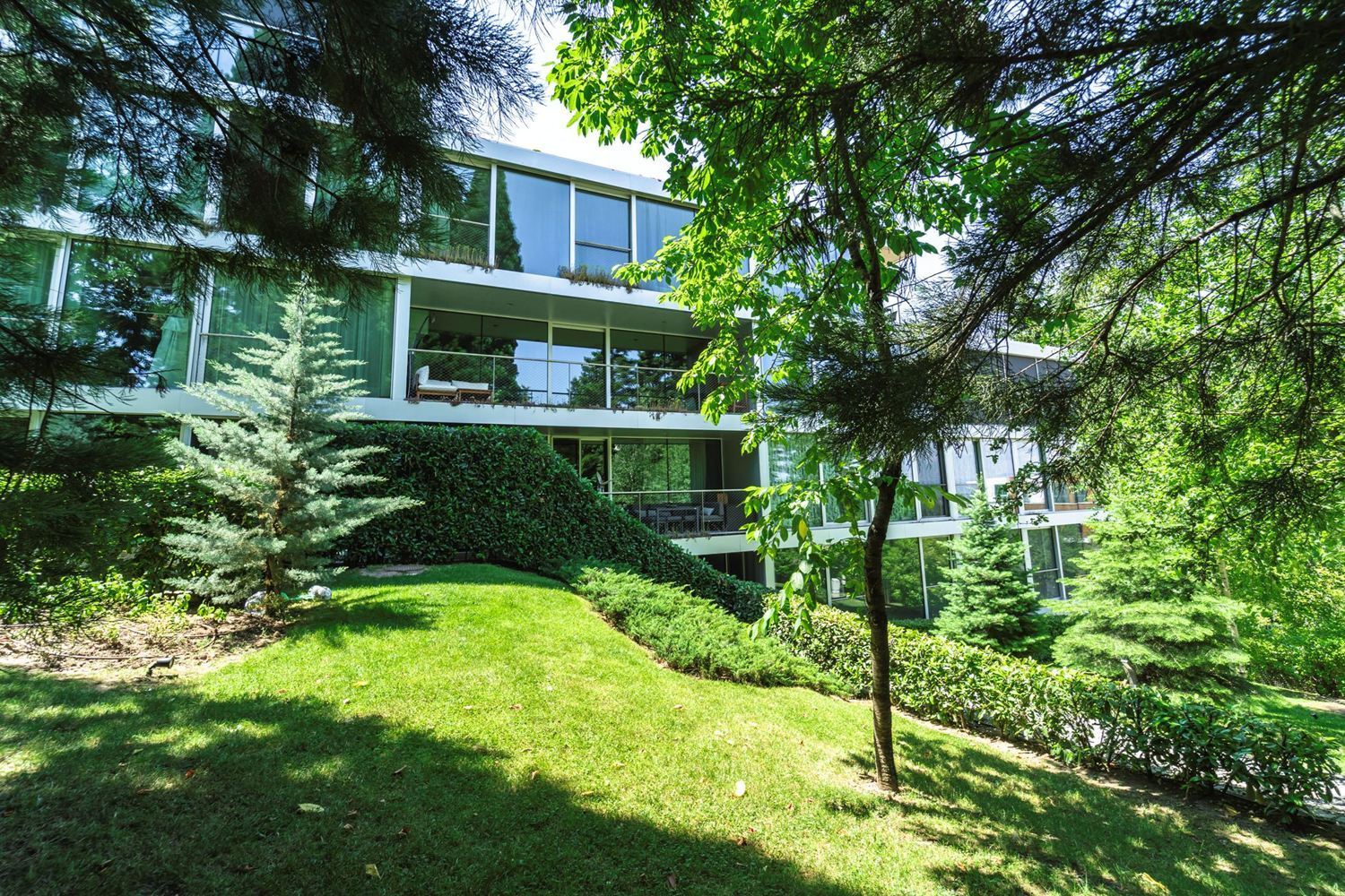 Award-Winning Architectural Residence Nestled in Nature – Exceptional Apartment in Boyana