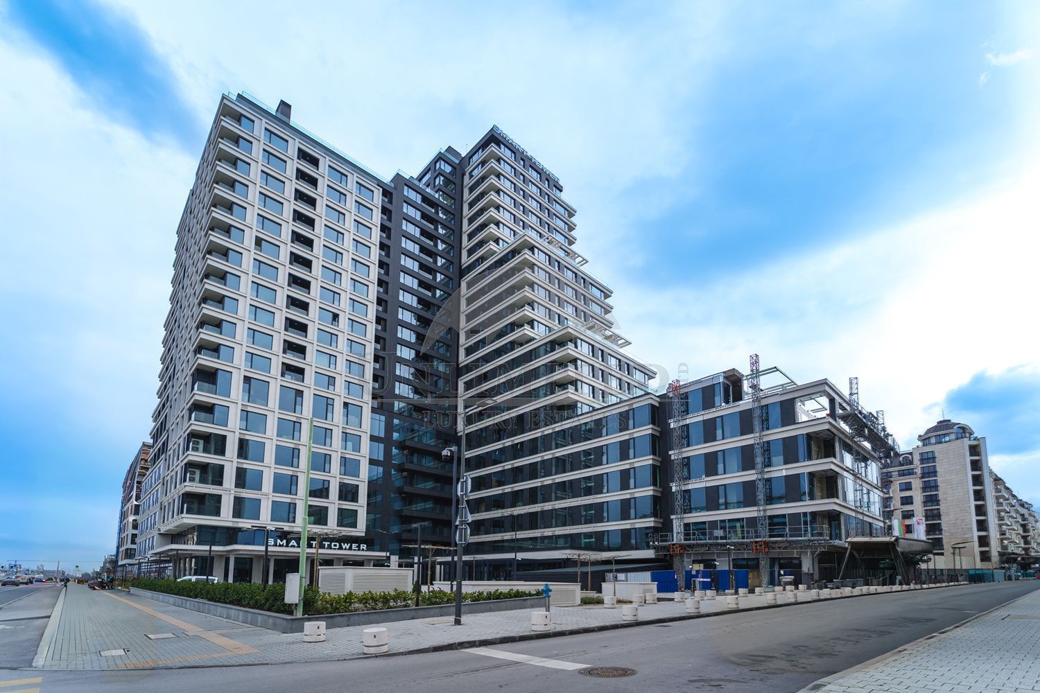 Exceptional One-Bedroom Apartment with Southeast Exposure and Panoramic Views in Smart Tower