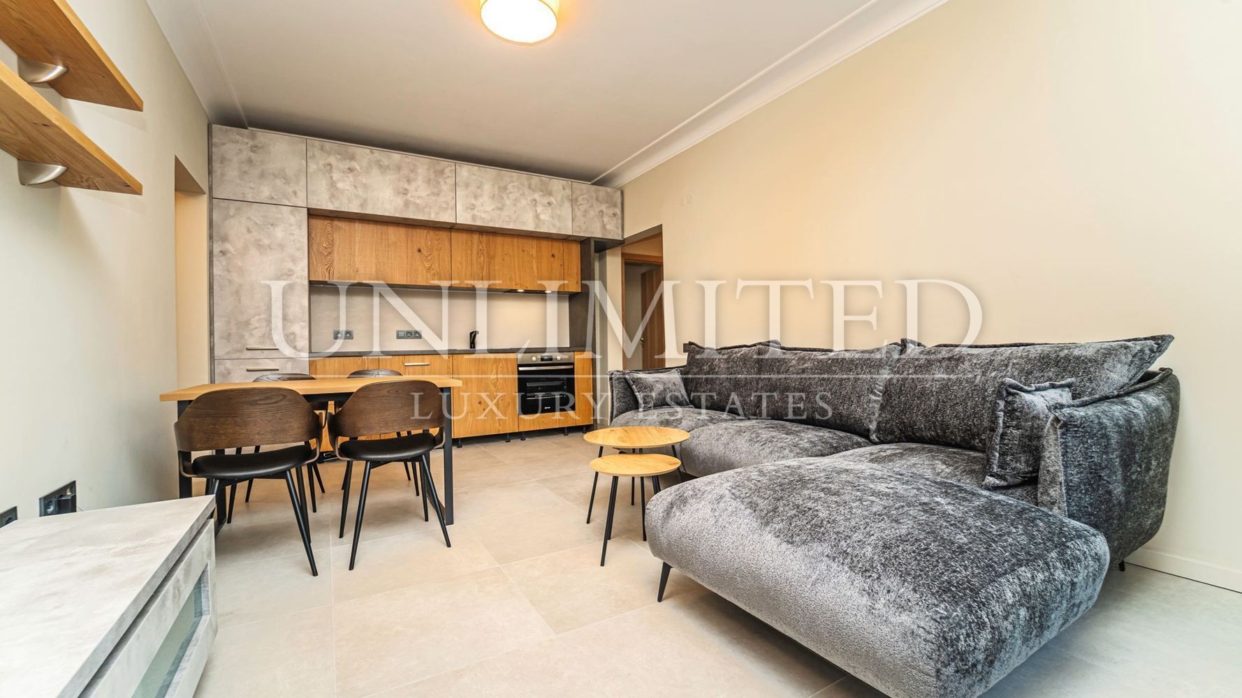 Fully Renovated Three-Bedroom Apartment with Panoramic Views over Zaimov Park