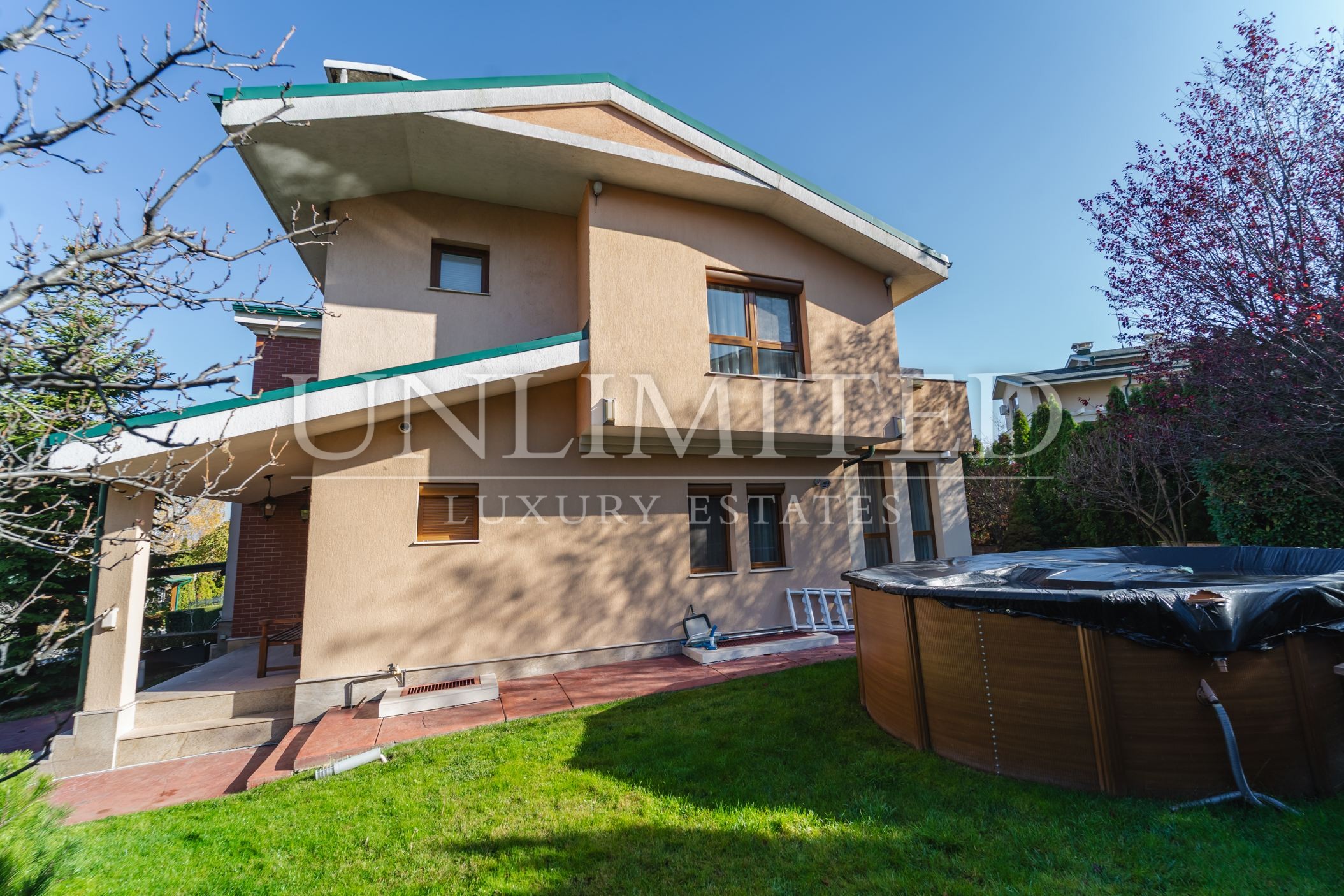 Exclusive detached house with spa area, pool and private garden in dragalevtsi