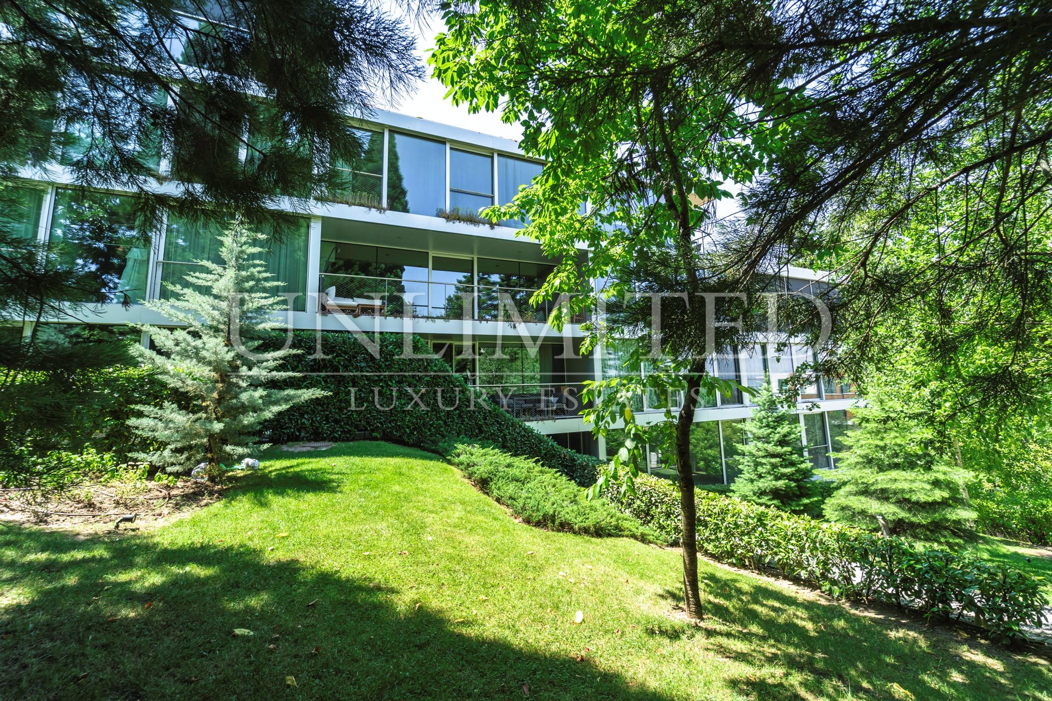 Award-Winning Architectural Residence Nestled in Nature – Exceptional Apartment in Boyana
