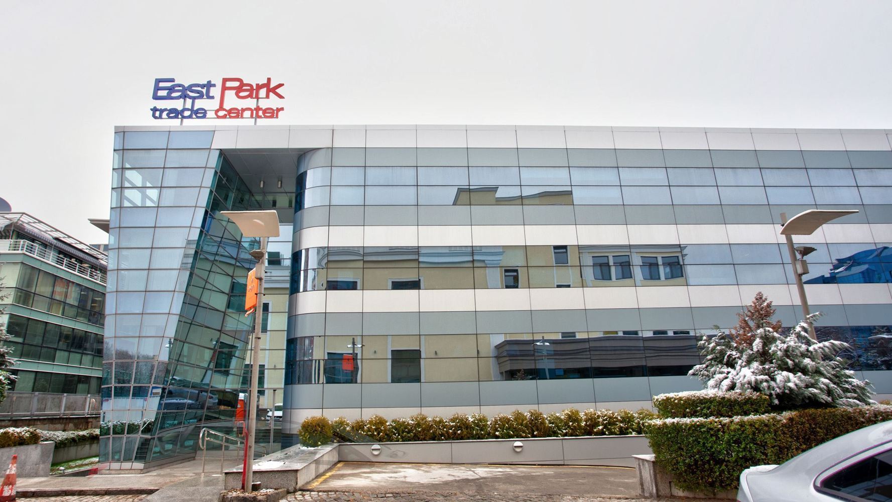 PRESTIGIOUS OFFICE FOR RENT IN A MODERN BUSINESS BUILDING NEAR Acibadem City Clinic Tokuda Hospital