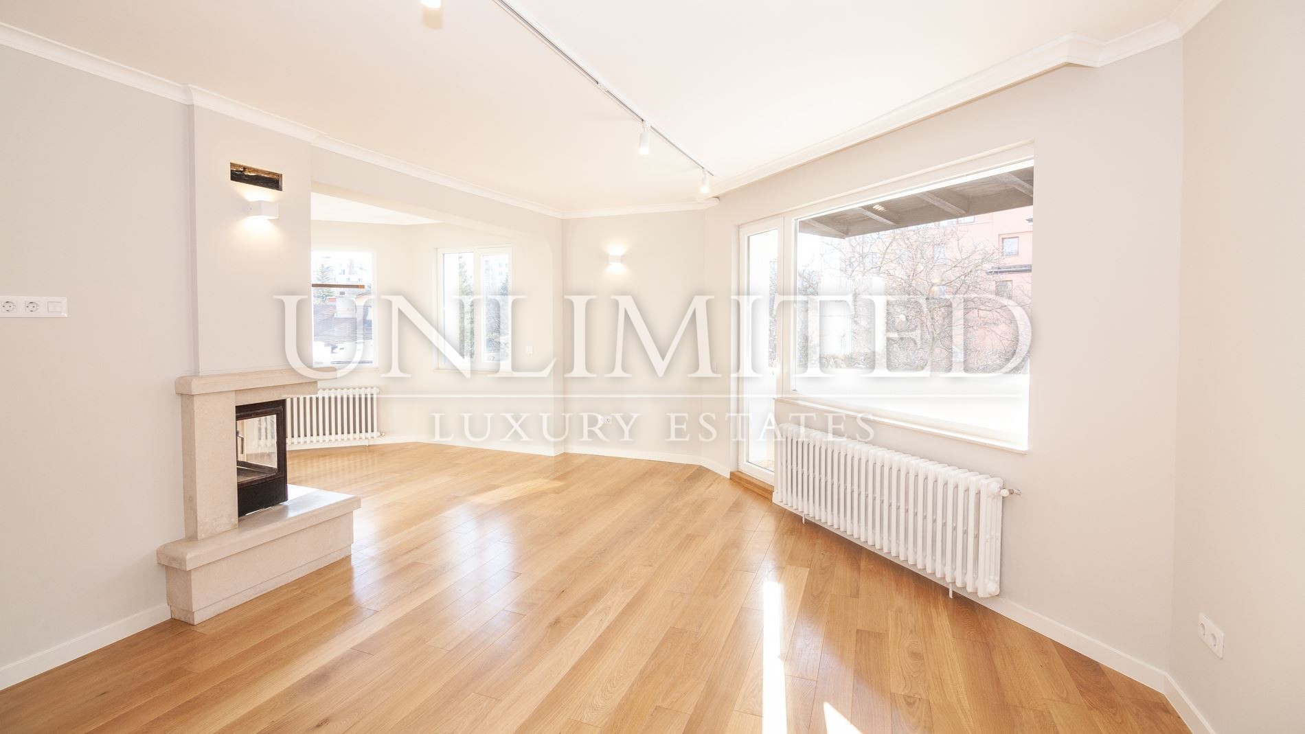 Luxury unfurnished three-bedroom apartment for rent in vitosha district
