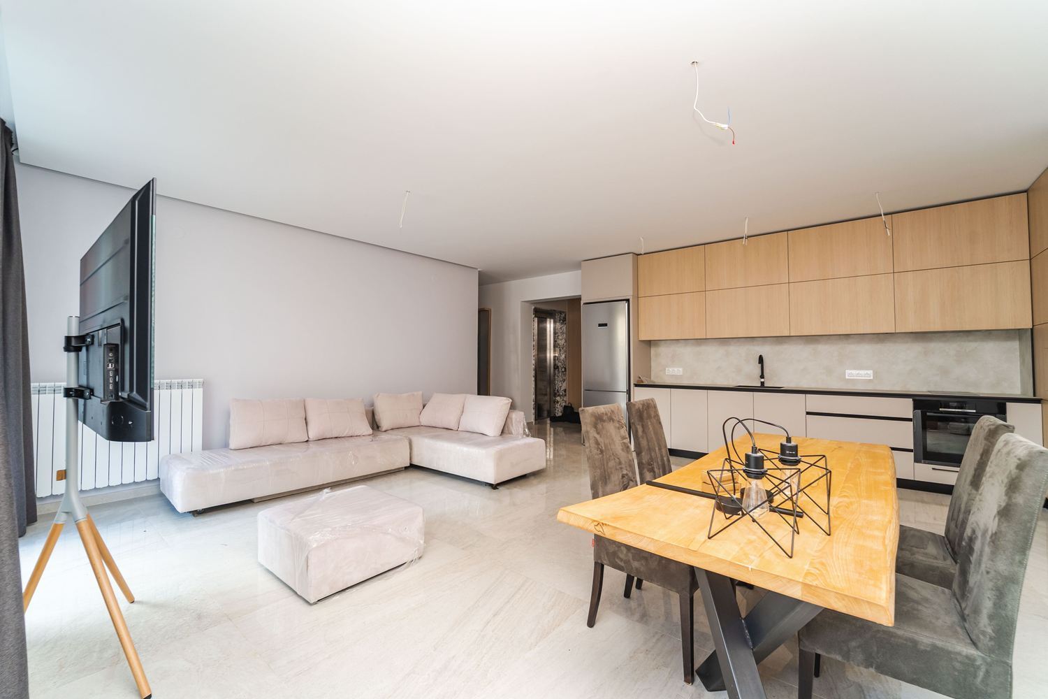 Luxury Four-Bedroom Apartment for Rent – Oborishte District