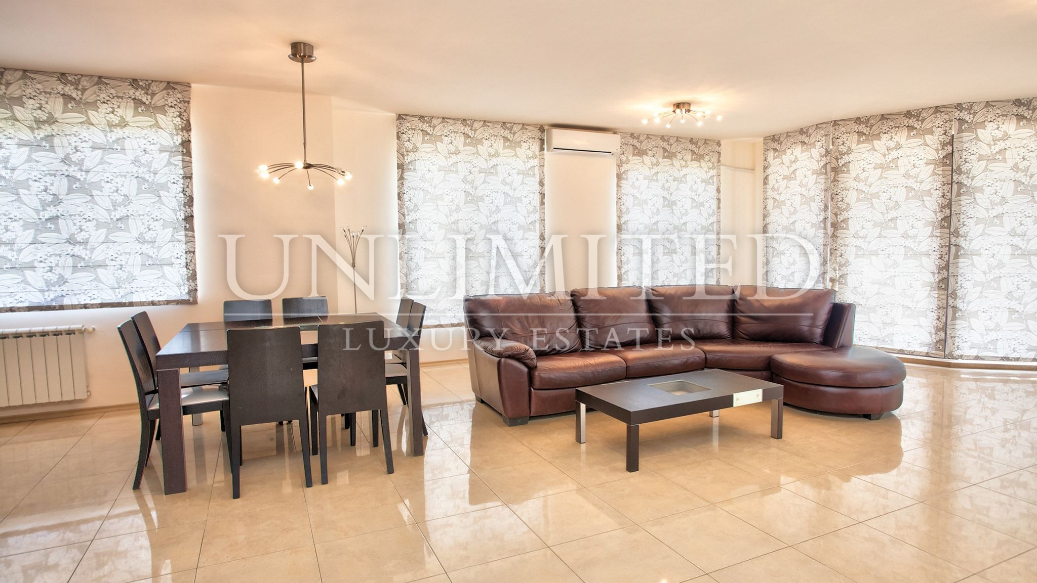 Luxury three-bedroom apartment in prime lozenets location