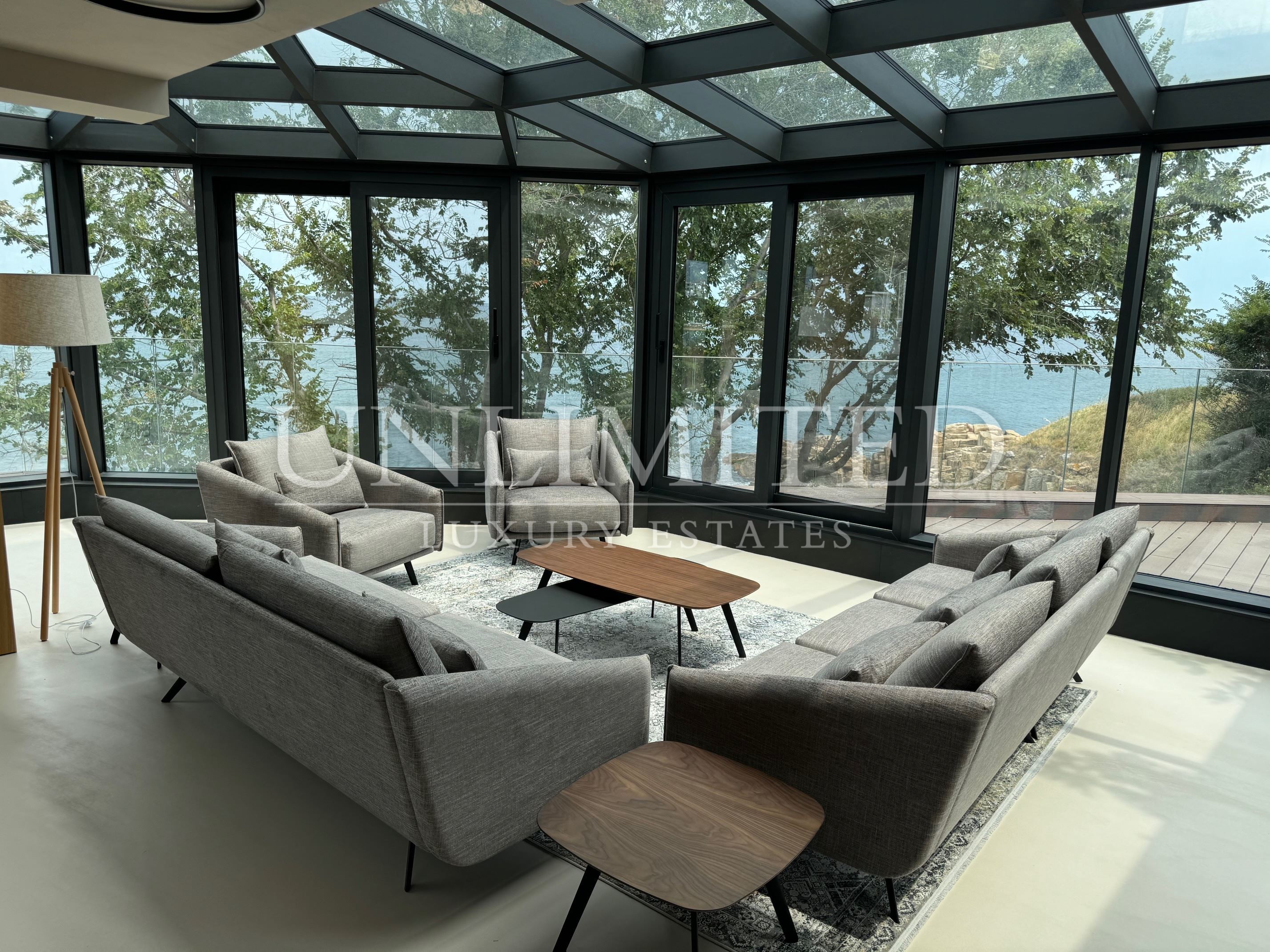 Unique Designer Seafront House with Panoramic Sea Views – Chernomorets