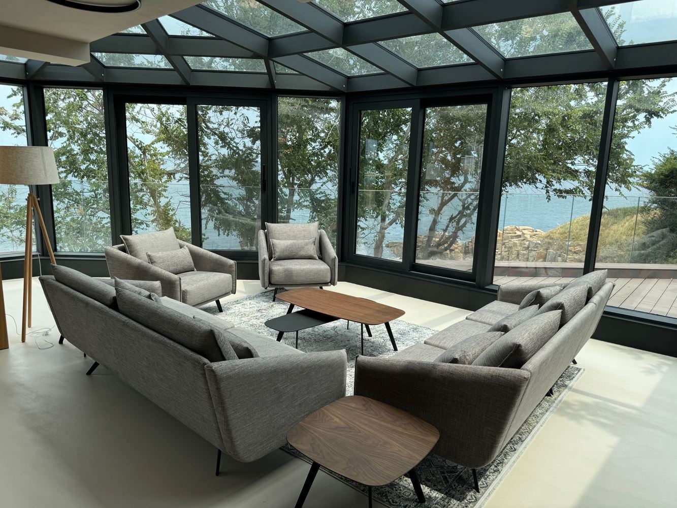 Unique Designer Seafront House with Panoramic Sea Views – Chernomorets