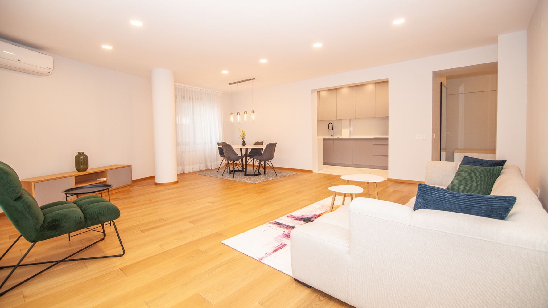 Luxury Three-Bedroom Apartment for Rent in Izgrev District